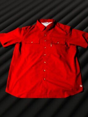 Columbia Casual Button down short sleeves Burgundy man's Large dress shirt
